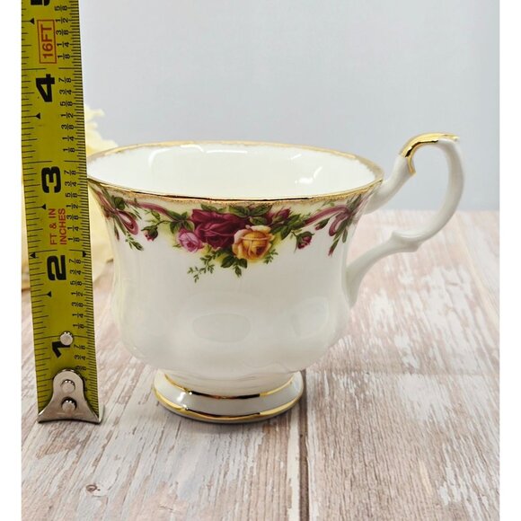 Royal Albert Old Country Roses Teacup set Ruby Celebration Ribbon Collection - Picture 9 of 10